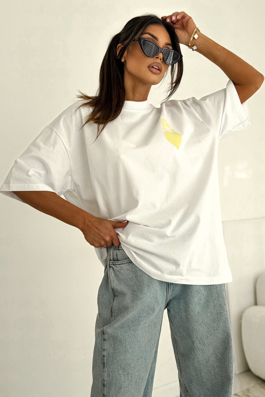 T-shirt damski AMORE – biały / fluo żółty