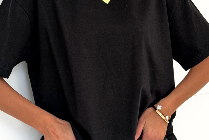 T-shirt damski HEART – biały z żółtym nadrukiem