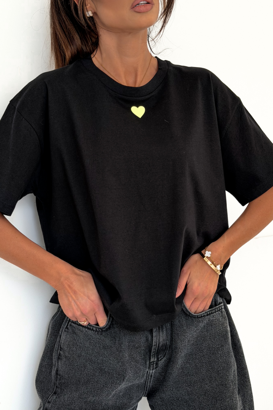 T-shirt damski HEART – biały z żółtym nadrukiem