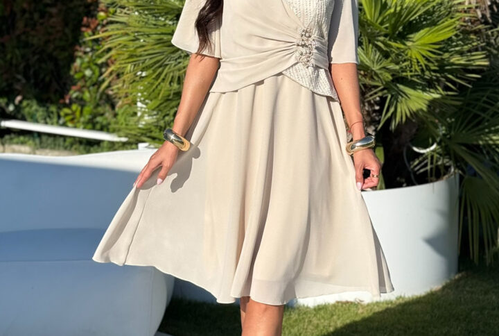 Sukienka midi w kolorze beżowym Plus Size - BH 539-1