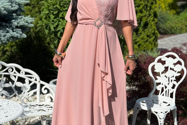 Sukienka maxi plus size – błękitna z gipiurą - BH 661
