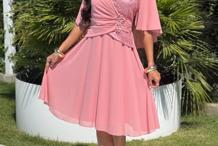 Sukienka midi w kolorze pudrowego różu Plus Size - BH 539-1